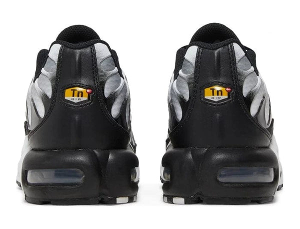 Nike air max plus black australia outlet